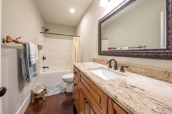 2131 Lookout-090