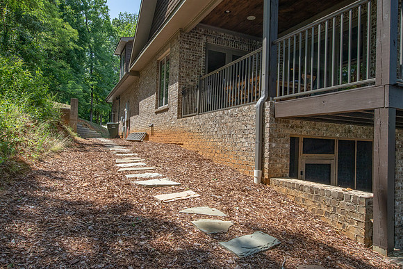 2131 Lookout-015