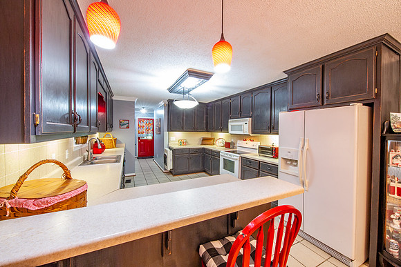 243 Parkway-30