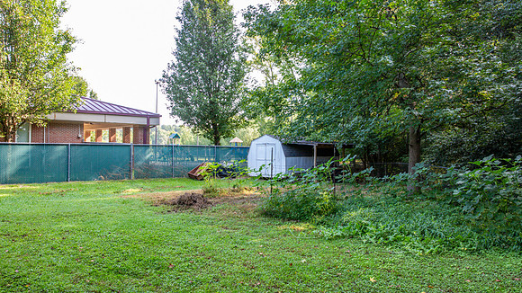 243 Parkway-19