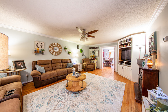 243 Parkway-42