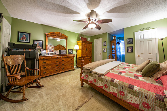 243 Parkway-52