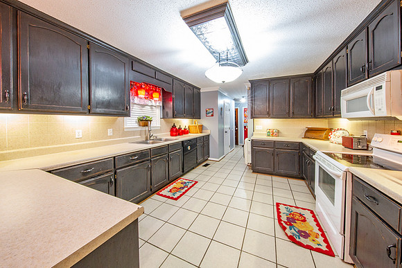 243 Parkway-28