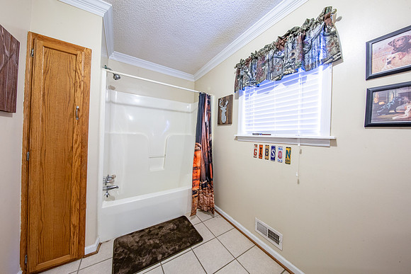 243 Parkway-51