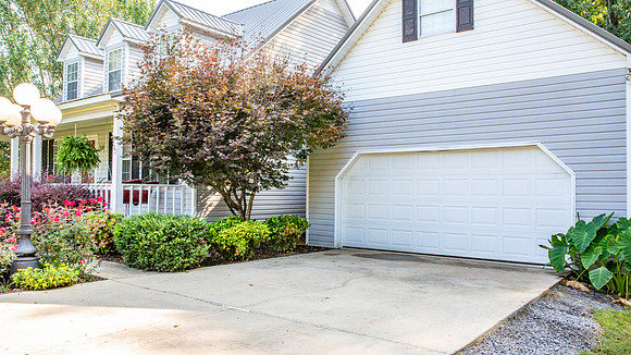 243 Parkway-16