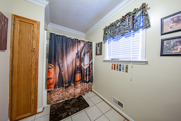 243 Parkway-50