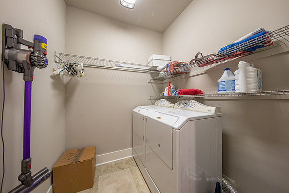 2131 Lookout-094